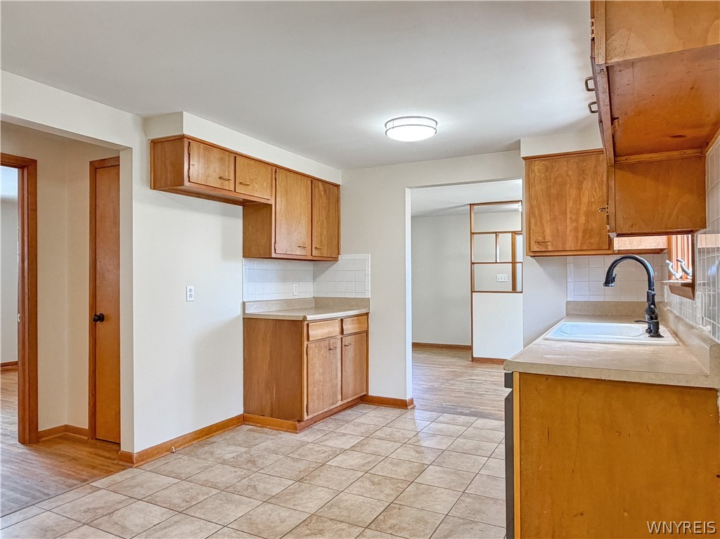 874 Beach Road Cheektowaga, NY 14225 - Photo 20 of 38
