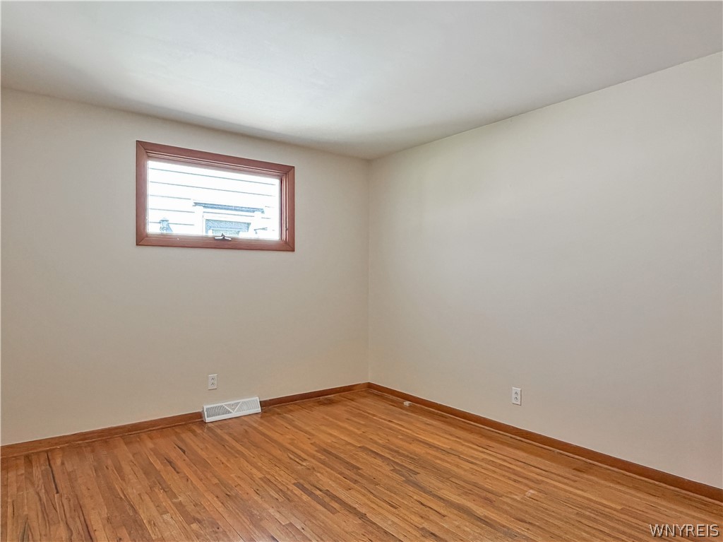 874 Beach Road Cheektowaga, NY 14225 - Photo 22 of 38