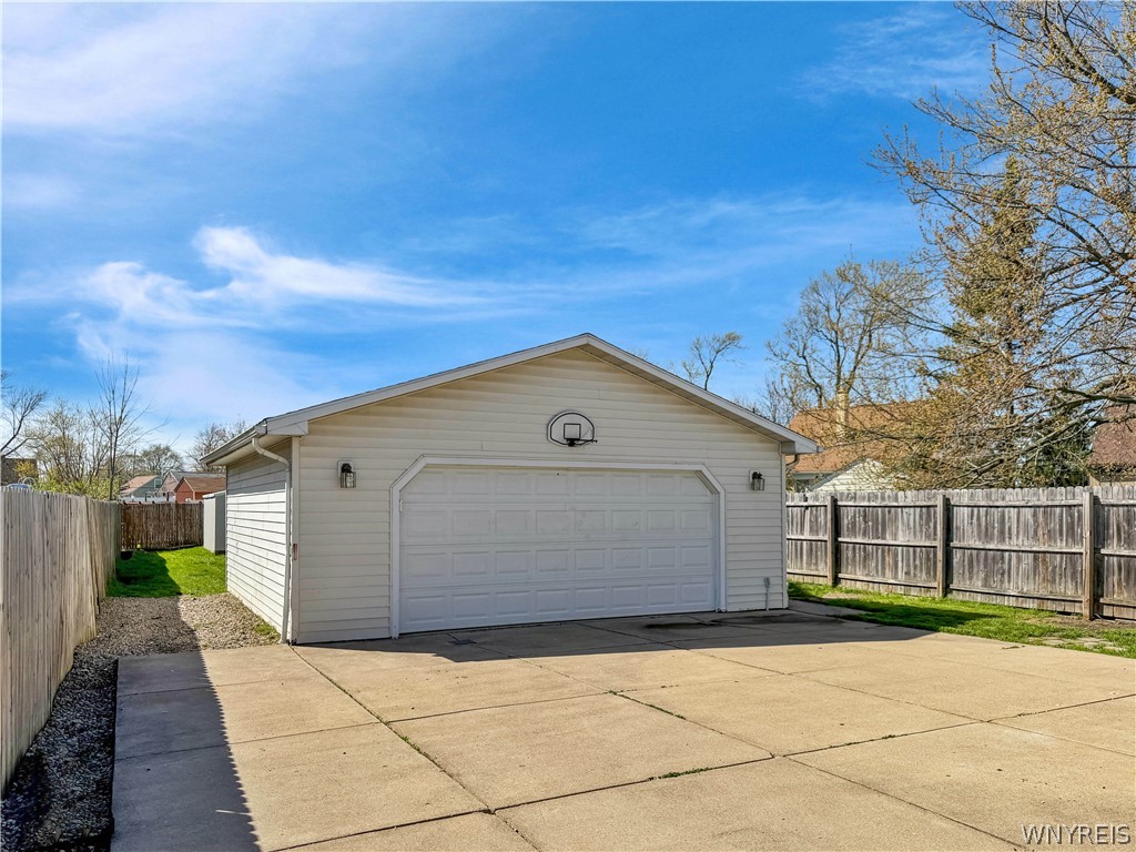 874 Beach Road Cheektowaga, NY 14225 - Photo 6 of 38
