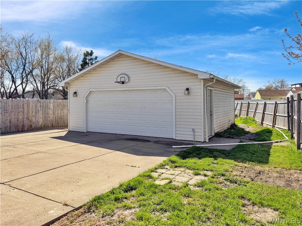 874 Beach Road Cheektowaga, NY 14225 - Photo 7 of 38