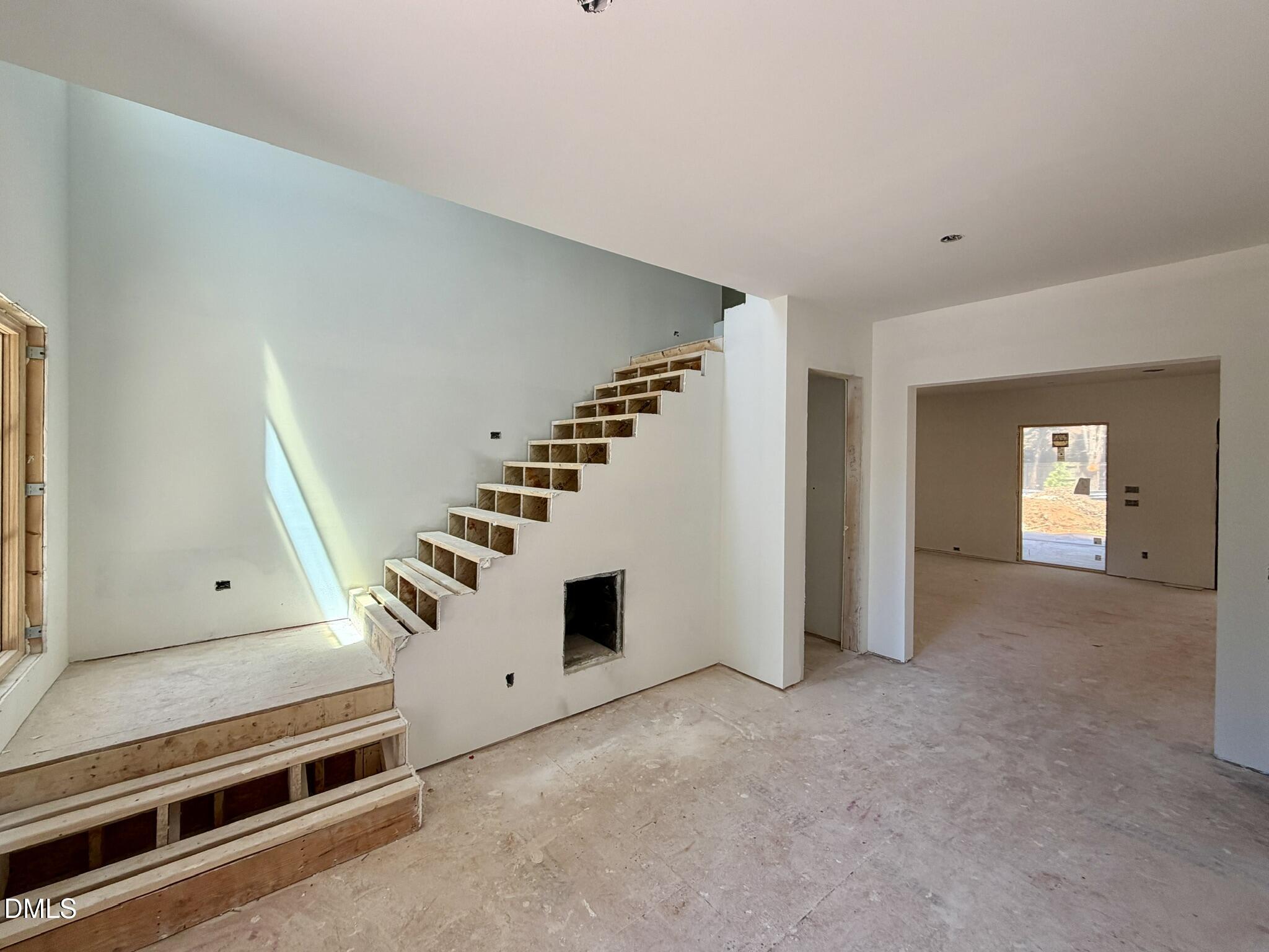 704 Coventry Court Raleigh, NC 27609 - Photo 4 of 48 Foyer