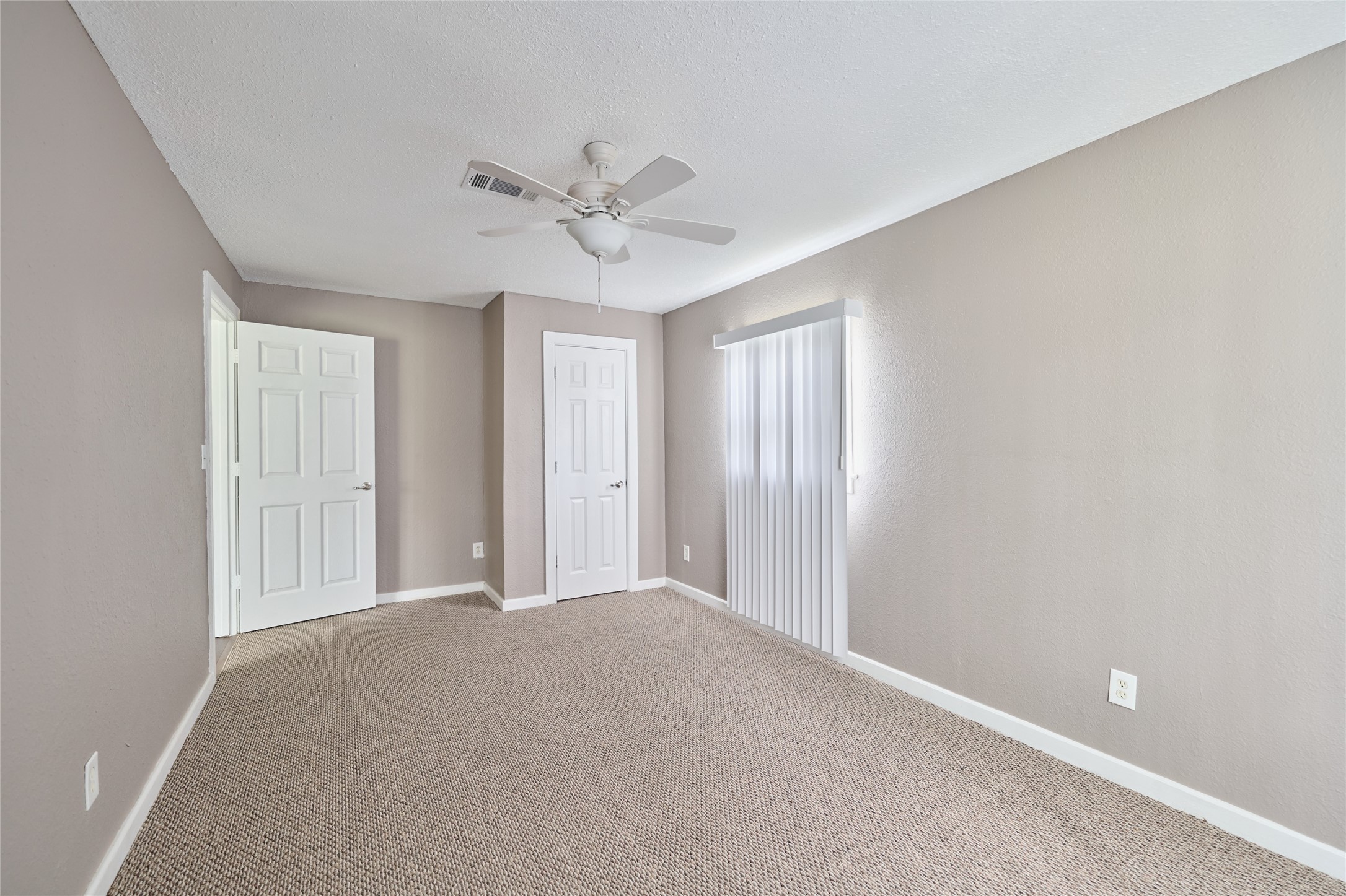 4914 Yellowstone Boulevard Houston, TX 77021 - Photo 13 of 22 Bedroom 1