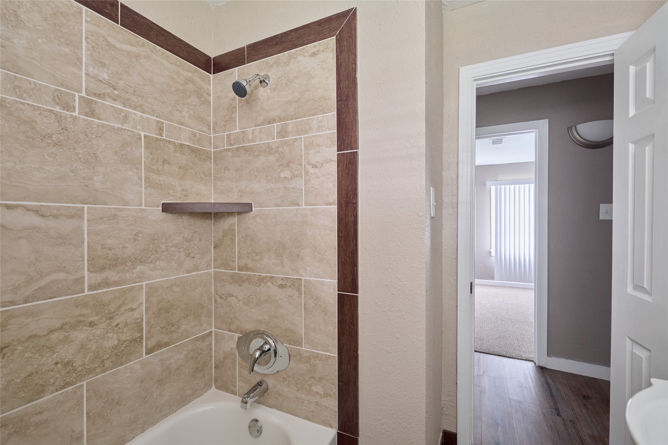 4914 Yellowstone Boulevard Houston, TX 77021 - Photo 17 of 22 Bathroom