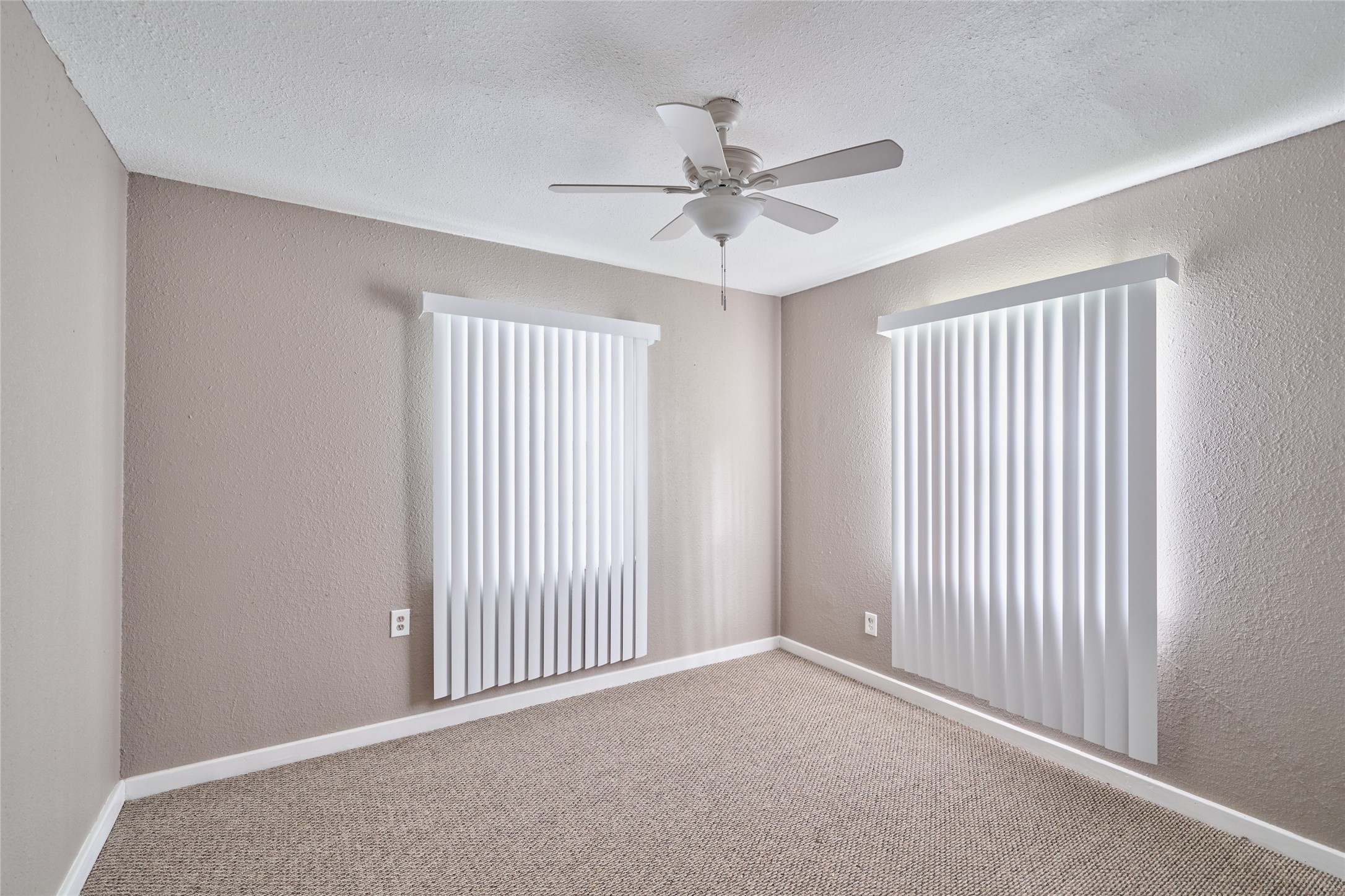 4914 Yellowstone Boulevard Houston, TX 77021 - Photo 18 of 22 Bedroom 3