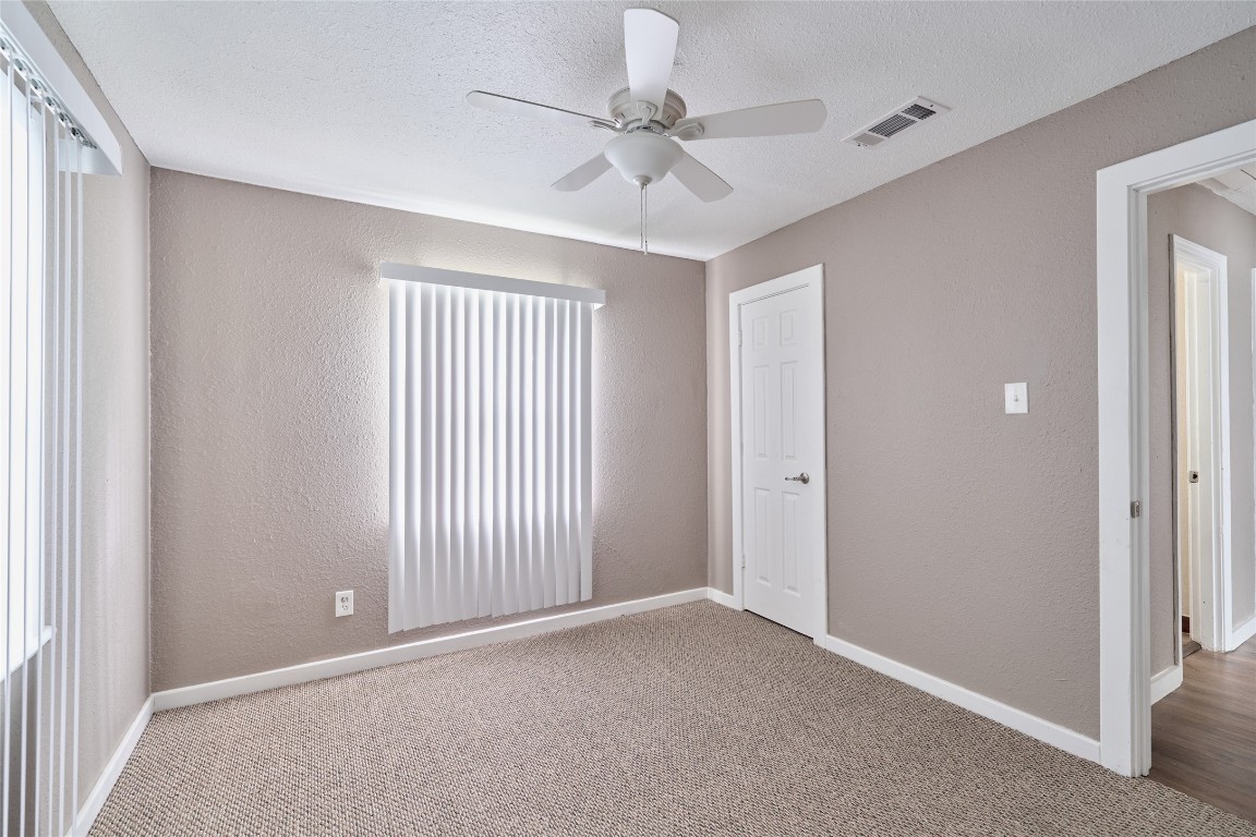 4914 Yellowstone Boulevard Houston, TX 77021 - Photo 19 of 22 Bedroom 3
