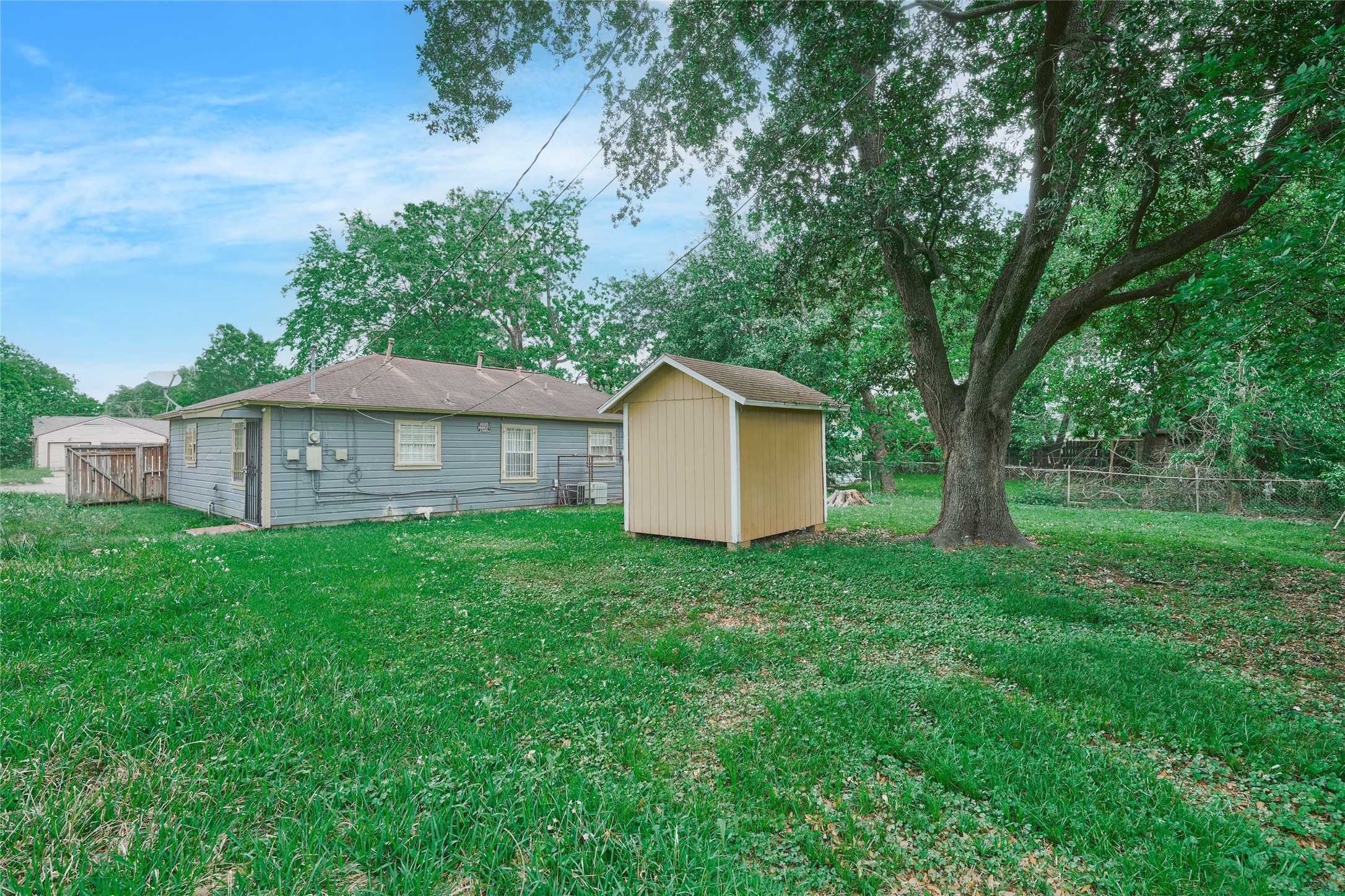 4914 Yellowstone Boulevard Houston, TX 77021 - Photo 20 of 22 Large Backyard