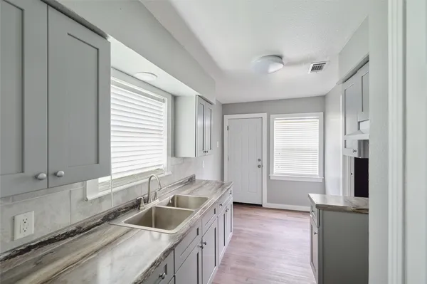 $159,000 | 4914 Yellowstone Boulevard, Houston, TX 77021