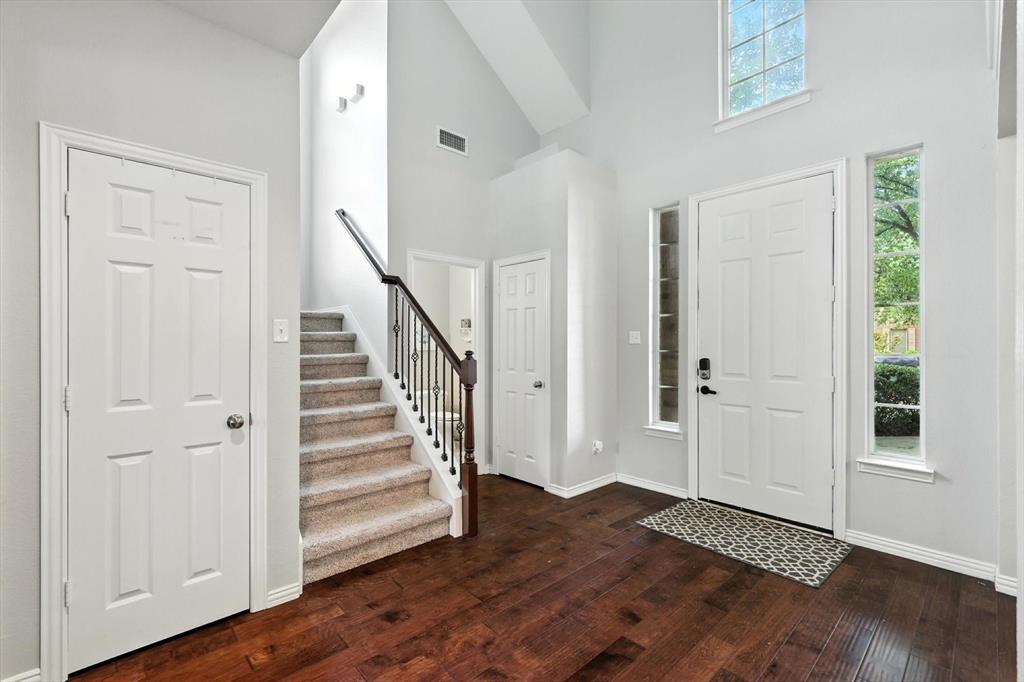 3501 Devonshire Court Flower Mound, TX 75022 - Photo 6 of 40