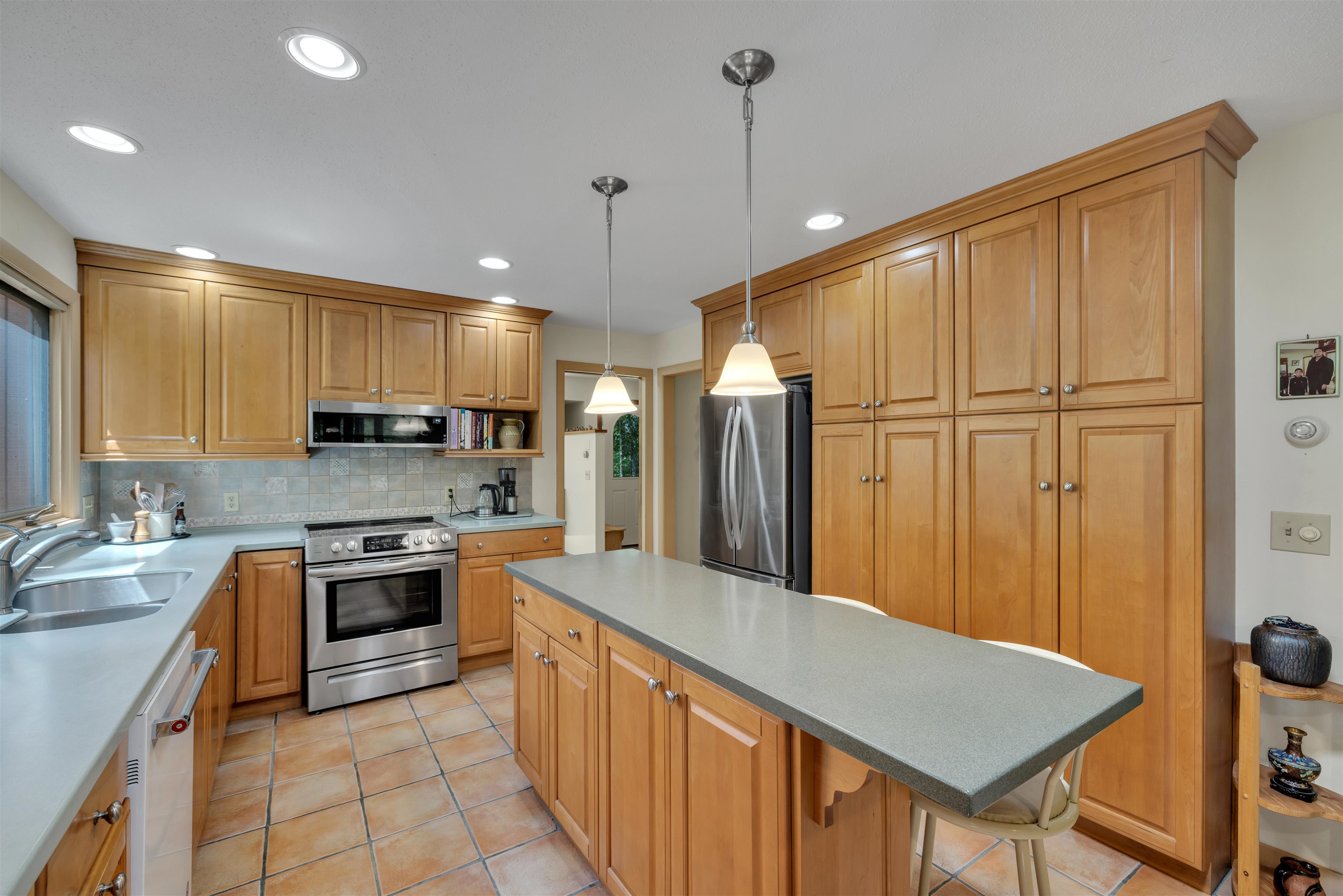 8 Haskins Road Hanover, NH 03755 - Photo 9 of 39