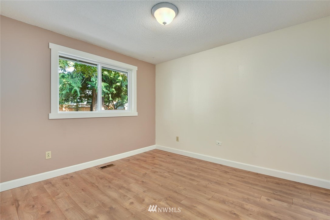 21524 Meridian Drive Southeast Bothell, WA 98021 - Photo 16 of 21