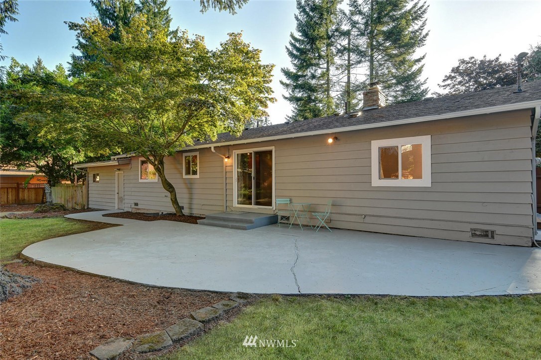 21524 Meridian Drive Southeast Bothell, WA 98021 - Photo 17 of 21