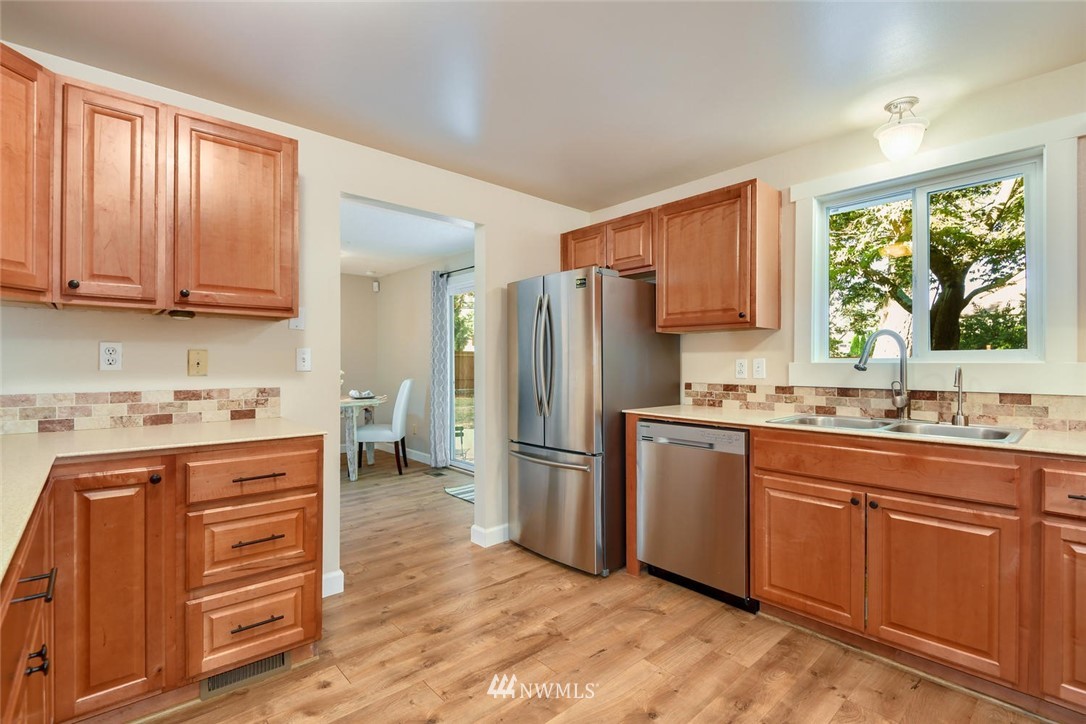 21524 Meridian Drive Southeast Bothell, WA 98021 - Photo 8 of 21