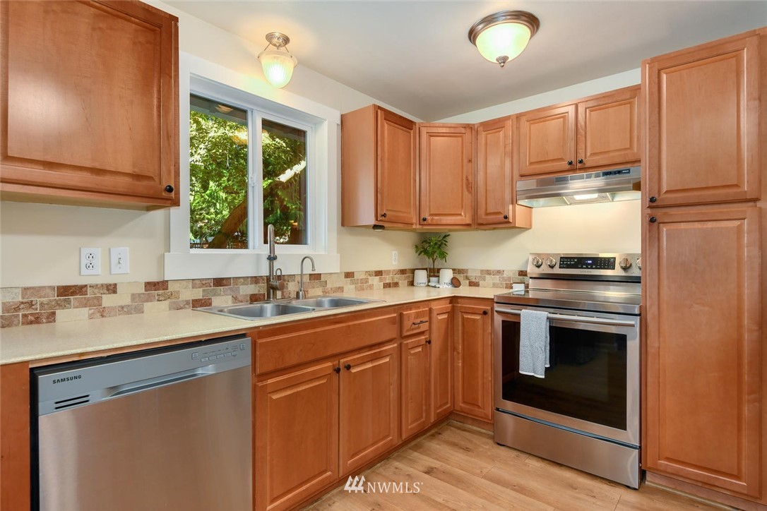 21524 Meridian Drive Southeast Bothell, WA 98021 - Photo 10 of 21