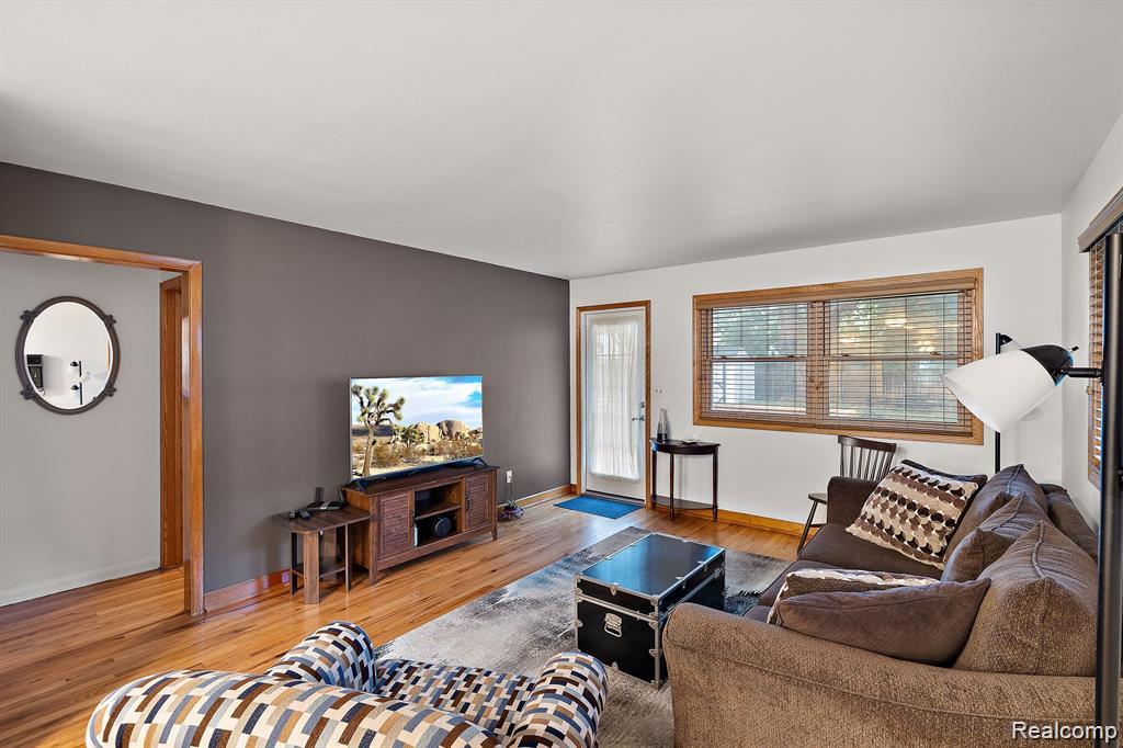 836 Miller Avenue Rochester, MI 48307 - Photo 14 of 38