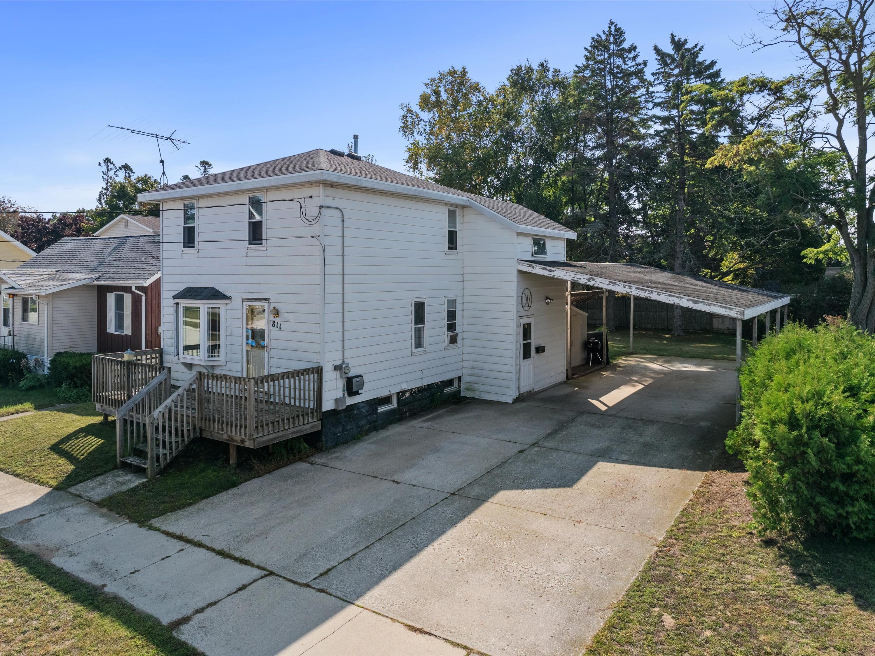 811 20th Street Two Rivers, WI 54241 - Photo 1 of 1 Front