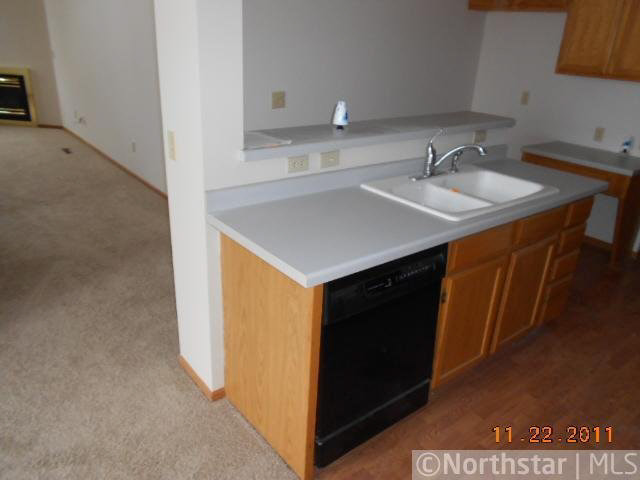 15547 Garnet Way Apple Valley, MN 55124 - Photo 3 of 8
