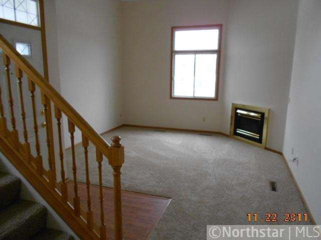 15547 Garnet Way Apple Valley, MN 55124 - Photo 4 of 8