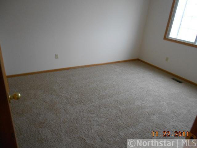 15547 Garnet Way Apple Valley, MN 55124 - Photo 6 of 8