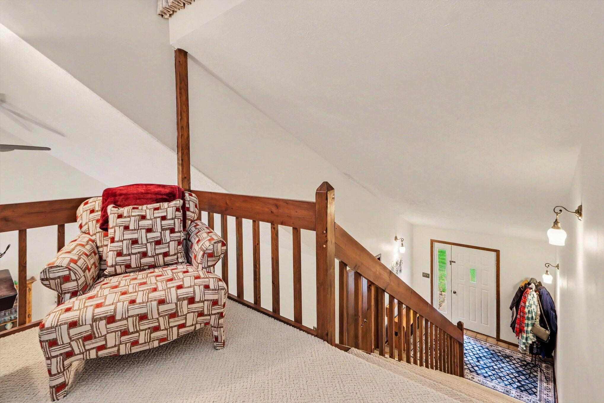 1604 West Kilgore Road Kalamazoo, MI 49008 - Photo 12 of 28 Loft/den/office