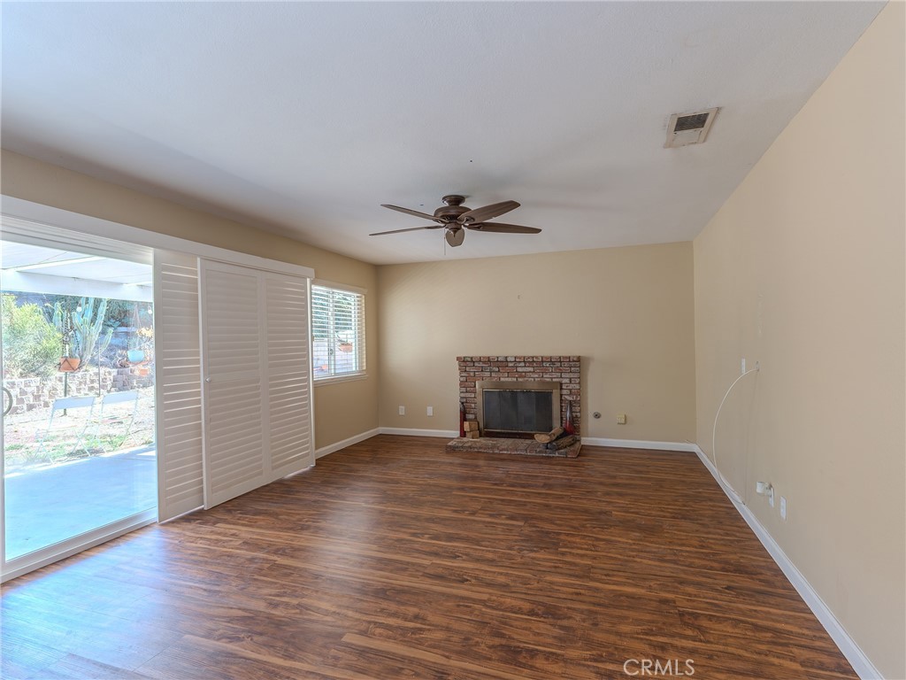 1302 Via Vista Riverside, CA 92506 - Photo 3 of 29 Family Room