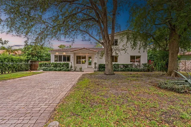 $1,549,000 | 971 Northeast 116th Street, Biscayne Park, FL 33161