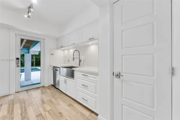 $1,330,000 | 971 Northeast 116th Street, Biscayne Park, FL 33161