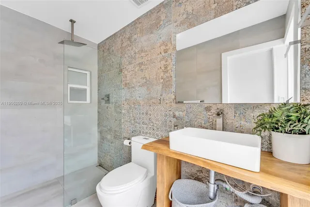 $1,549,000 | 971 Northeast 116th Street, Biscayne Park, FL 33161