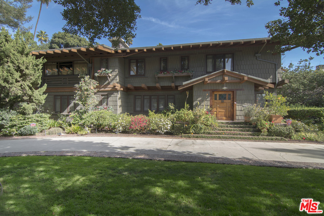 910 North Bedford Drive Beverly Hills, CA 90210 - Photo 1 of 1