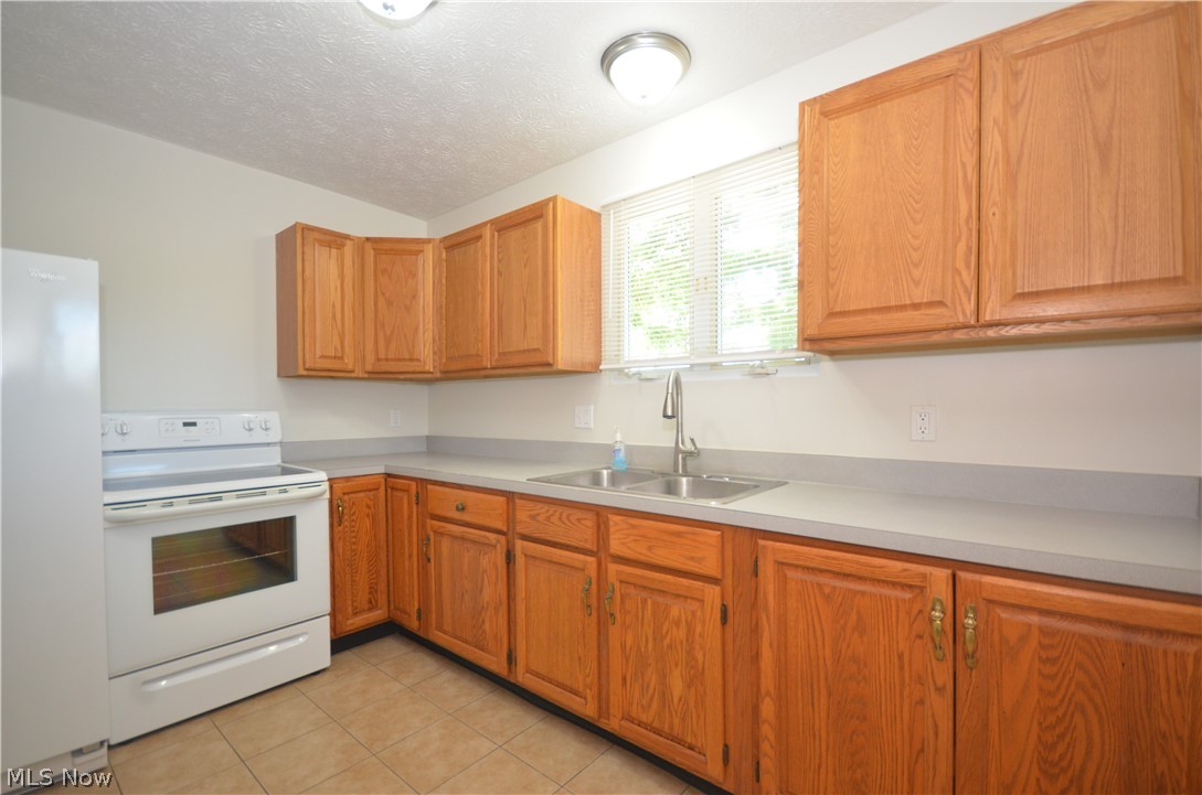 625 Hillman Road Akron, OH 44312 - Photo 6 of 39