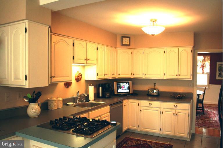 816 Trafalgar Road Towson, MD 21204 - Photo 14 of 29 Kitchen