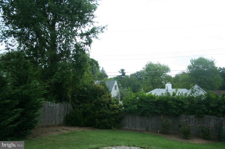 816 Trafalgar Road Towson, MD 21204 - Photo 29 of 29 Exterior (Rear)