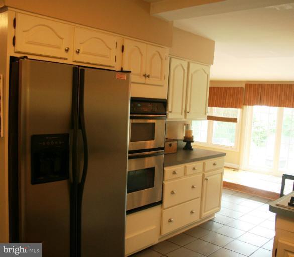 816 Trafalgar Road Towson, MD 21204 - Photo 10 of 29 Kitchen