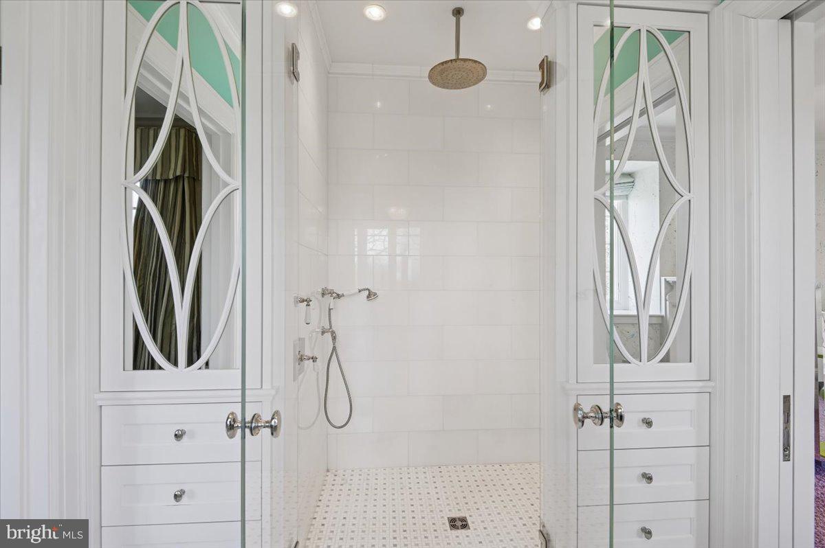 922 Rolandvue Road Baltimore, MD 21204 - Photo 53 of 89 a bathroom with a shower