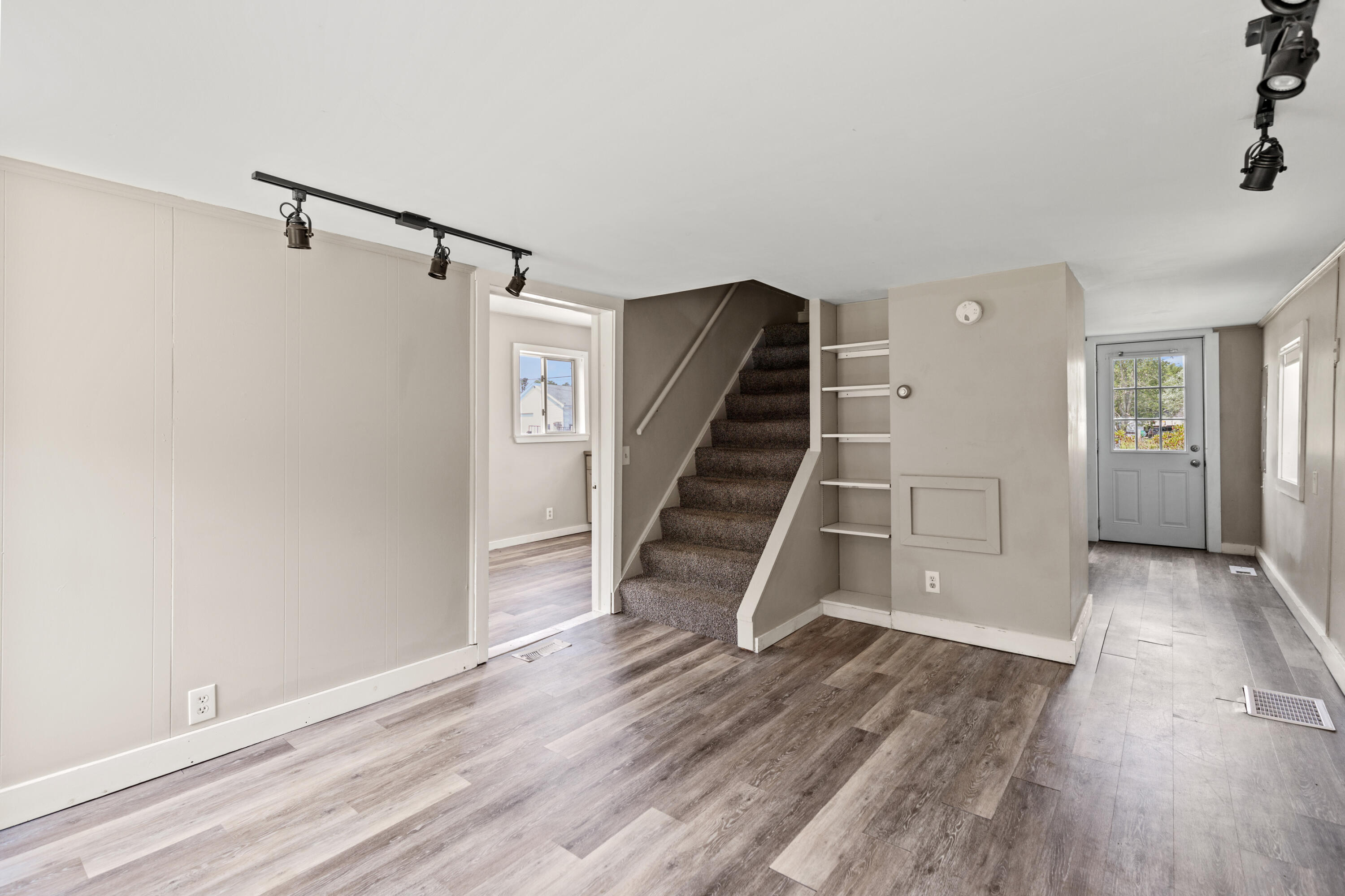 18 Pollard Avenue Brunswick, ME 04011 - Photo 12 of 37 18 Pollard Brunswick-005