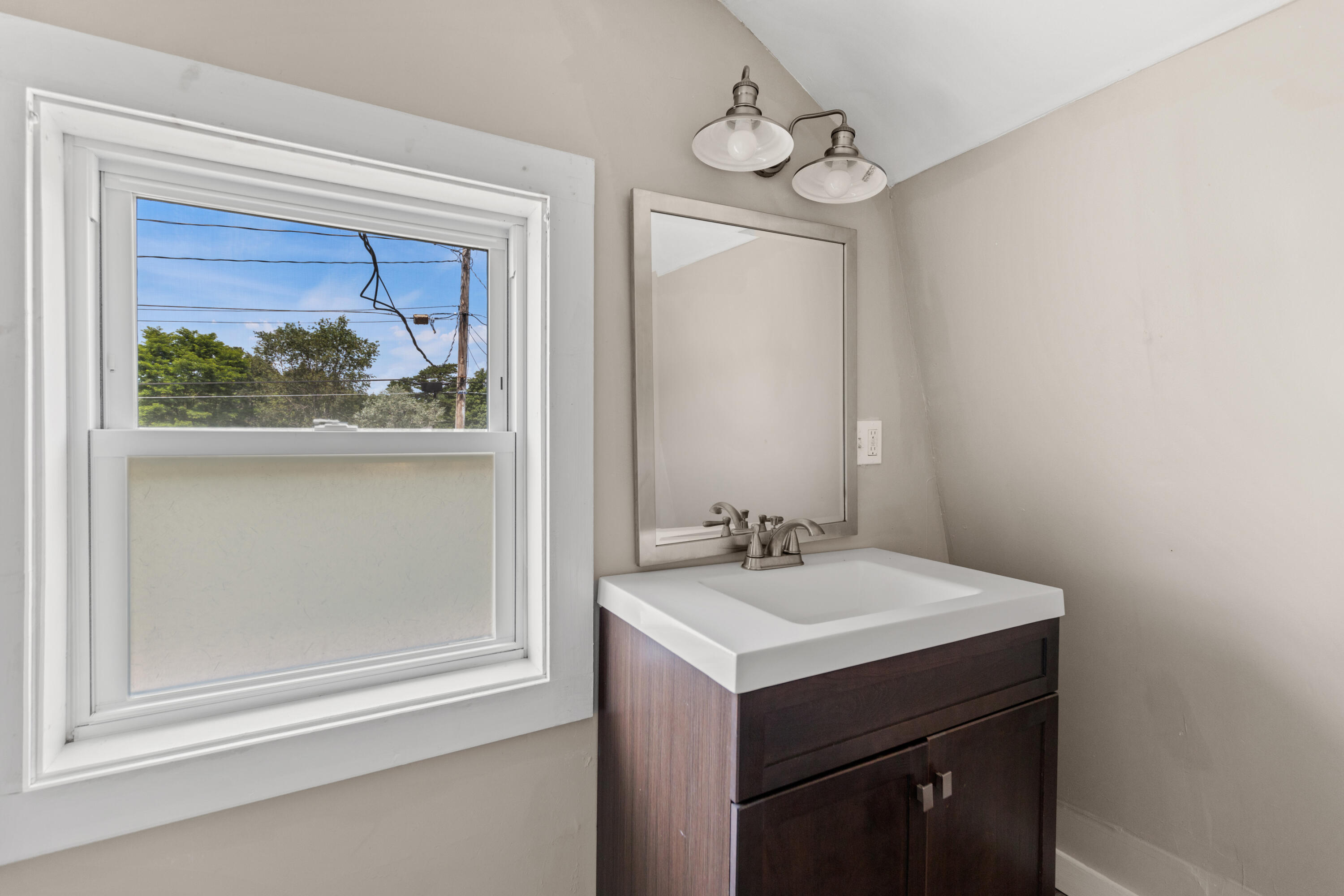 18 Pollard Avenue Brunswick, ME 04011 - Photo 21 of 37 18 Pollard Brunswick-014