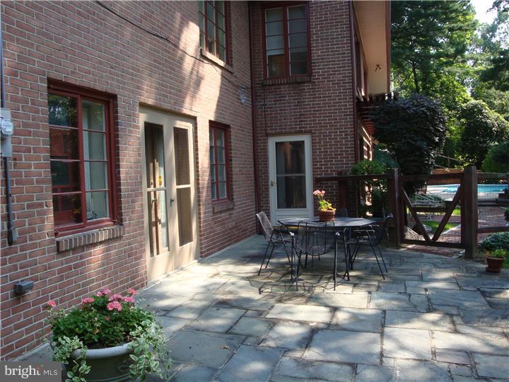 1616 Hill Road Reading, PA 19602 - Photo 2 of 22 Exterior Back
