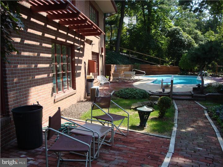 1616 Hill Road Reading, PA 19602 - Photo 5 of 22 Exterior Back