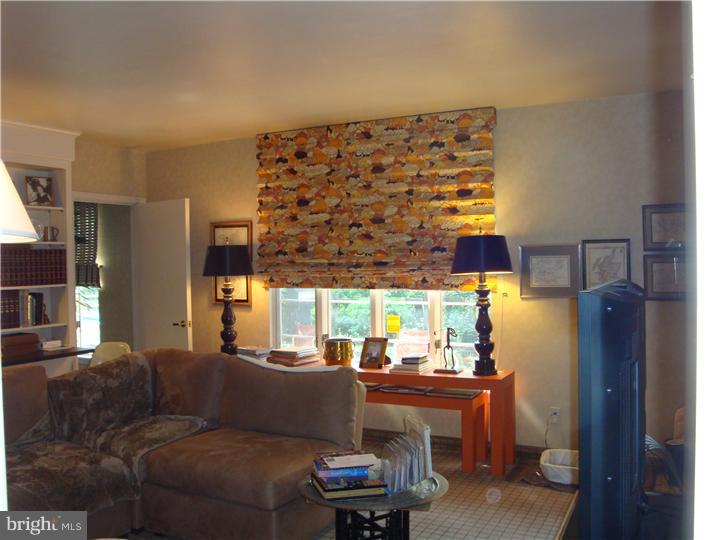 1616 Hill Road Reading, PA 19602 - Photo 10 of 22 Family Room