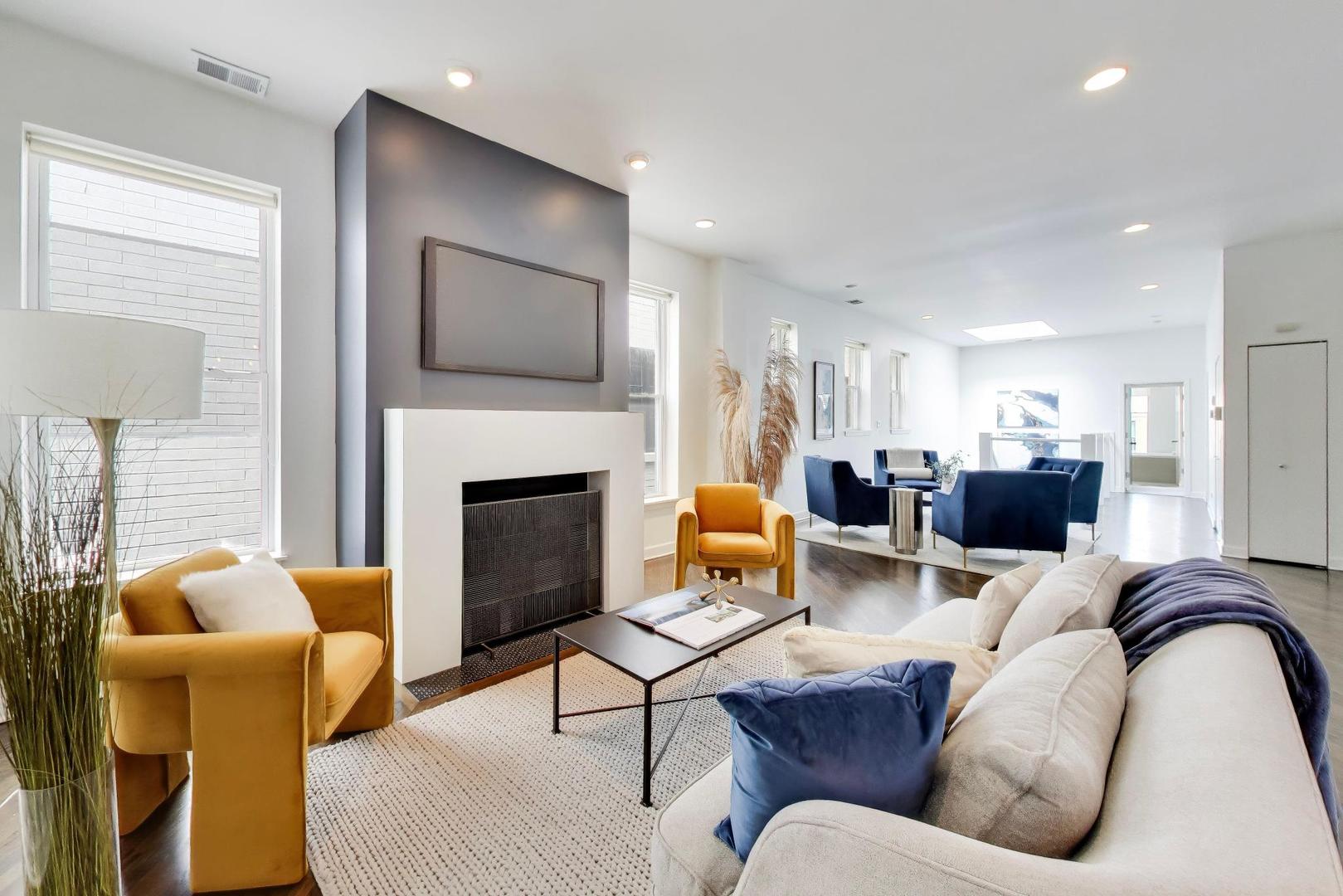 643 West Melrose Street, Unit 3 Chicago, IL 60657 - Photo 2 of 25
