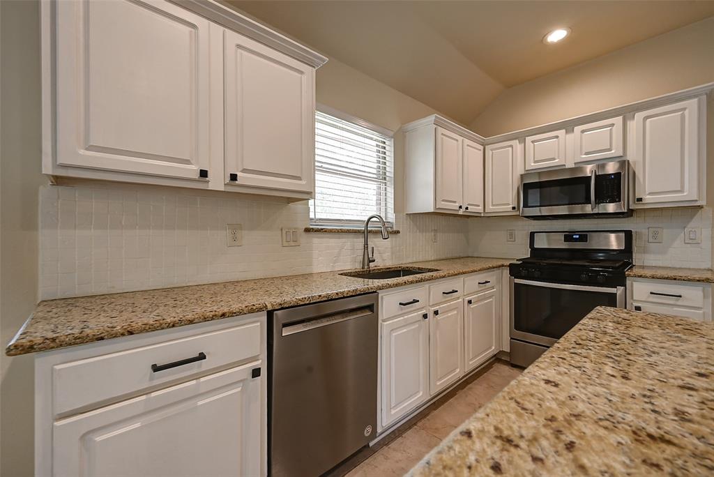 1508 Sandy Ridge Drive McKinney, TX 75069 - Photo 13 of 40