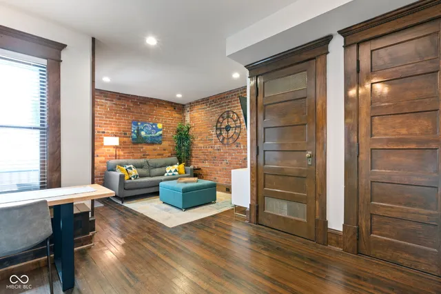 $200,000 | 108 East St Clair Street, Unit E, Indianapolis, IN 46204