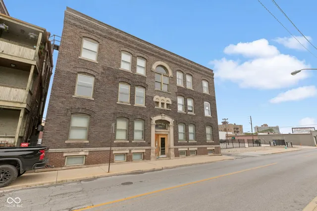 $200,000 | 108 East St Clair Street, Unit E, Indianapolis, IN 46204