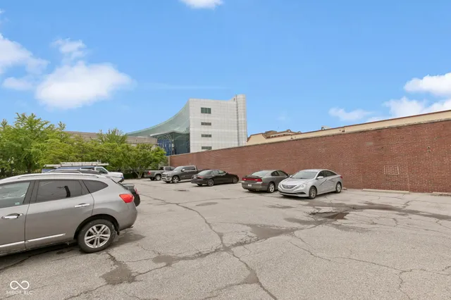 $200,000 | 108 East St Clair Street, Unit E, Indianapolis, IN 46204