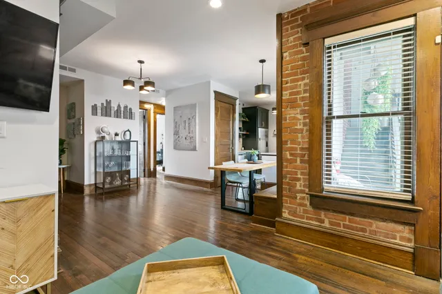 $200,000 | 108 East St Clair Street, Unit E, Indianapolis, IN 46204