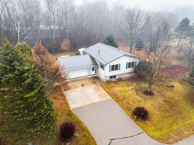 $264,900 | 920 Hoffman Street, Gresham, WI 54128