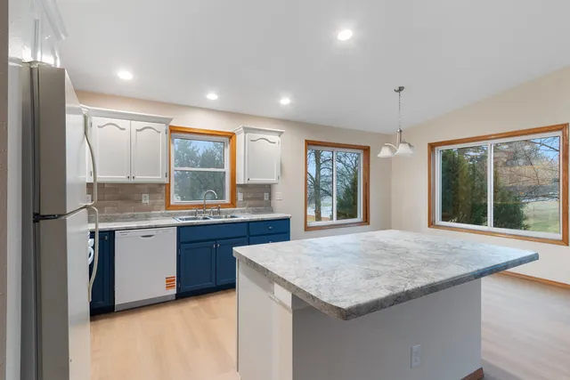 $264,900 | 920 Hoffman Street, Gresham, WI 54128