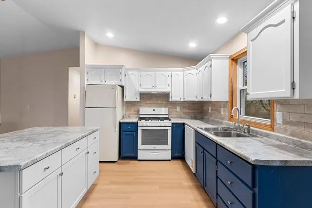 $264,900 | 920 Hoffman Street, Gresham, WI 54128