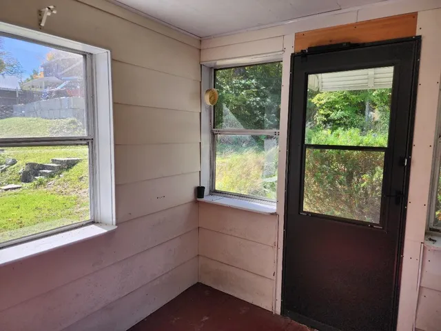 $129,000 | 536 Old Glen Avenue, Berlin, NH 03570