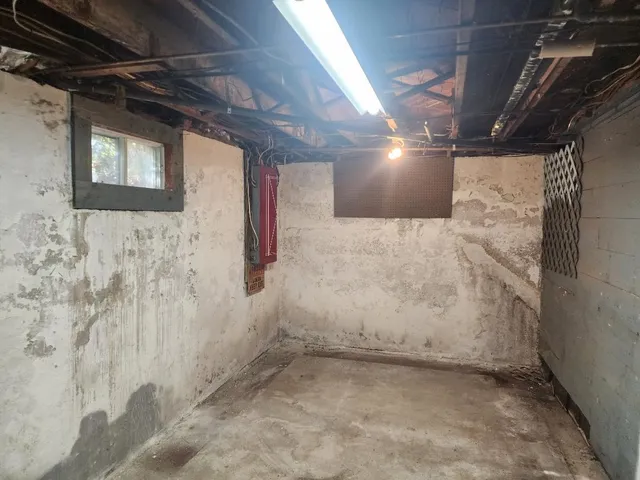 $129,000 | 536 Old Glen Avenue, Berlin, NH 03570