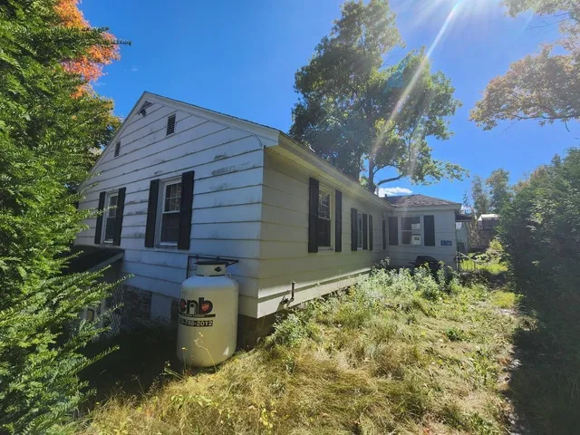 $129,000 | 536 Old Glen Avenue, Berlin, NH 03570